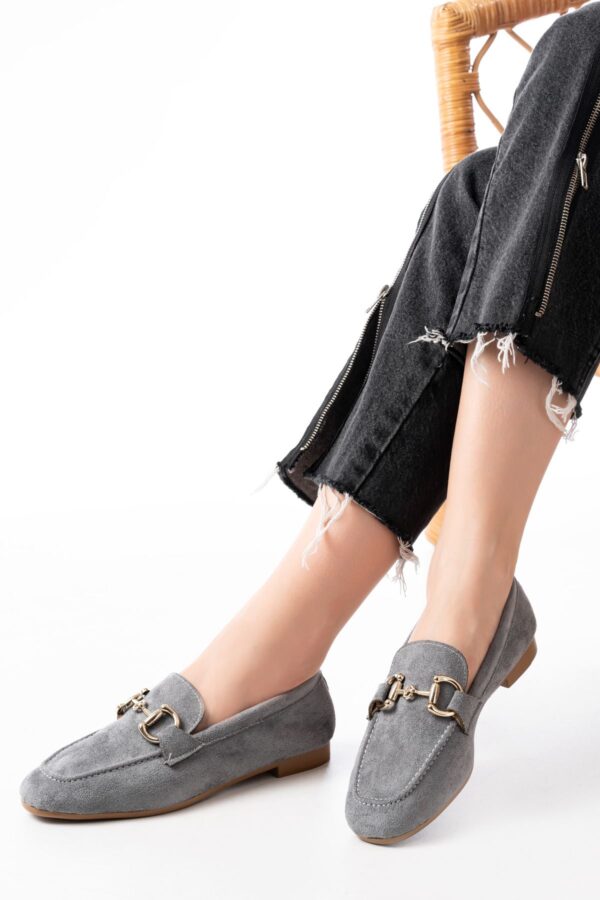 303 Gri Süet Toka Aksesuarlı Günlük Kadın Babet