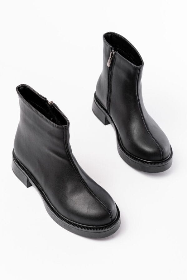 02-3033 Siyah Fermuarlı Günlük Kadın Bot