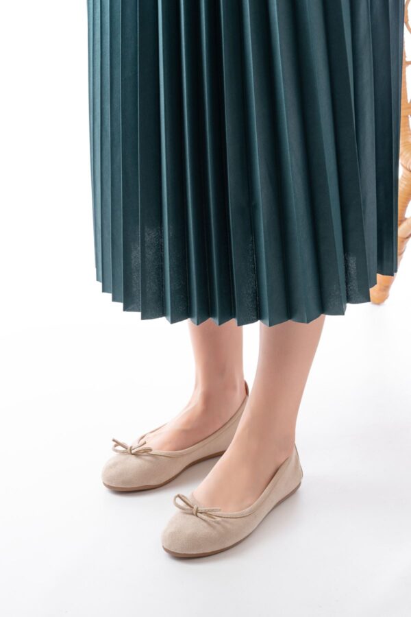 6101 Bej Süet Fiyonklu Günlük Kadın Babet