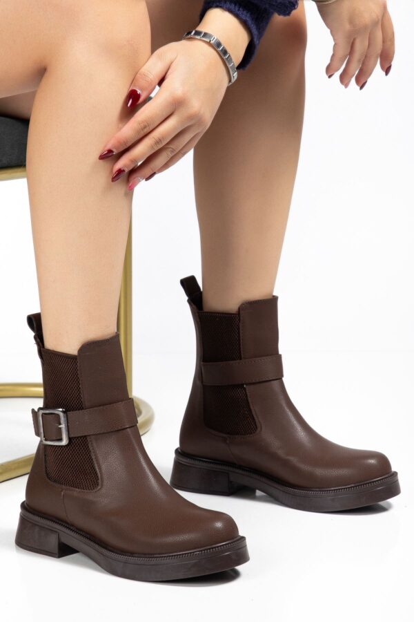 02-2004 Kahverengi Toka Aksesuarlı Lastikli Günlük Kadın Bot