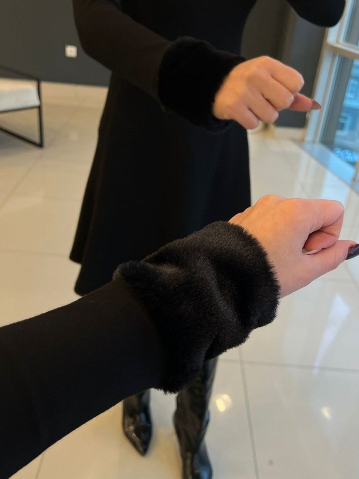 Kadın Uzun Kollu Yaka Ve Manşetleri Peluş Detay Fermuar Dekolteli Mini Elbise - Görsel 3