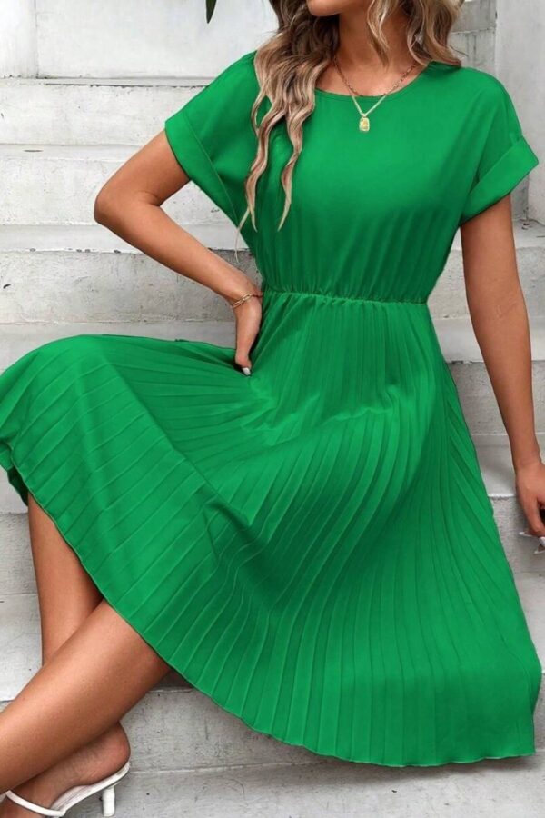 Kadın Kısa Kollu Yakası Açık Belden Lastikli Pileli Kısa Ithal Krep Elbise