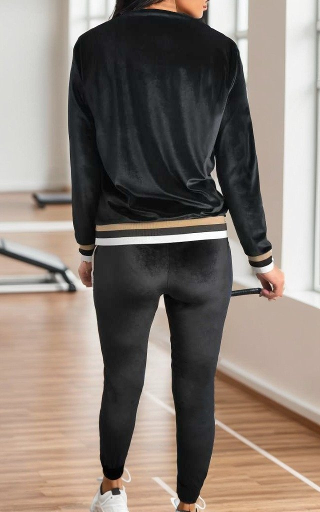 Kadın Uzun Kollu V Yaka Yakası Ve Kol Ağzı şerit Detay Armalı Kadife Takım - Görsel 6