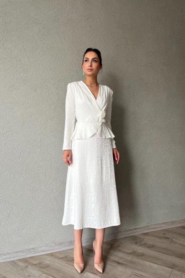 Ekru Pile Detaylı Kruvaze Elbise
