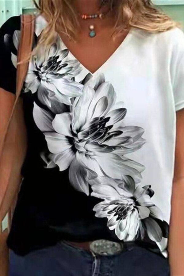 Kadın Parça Çiçek Baskılı Süprem Kumaş Tişört