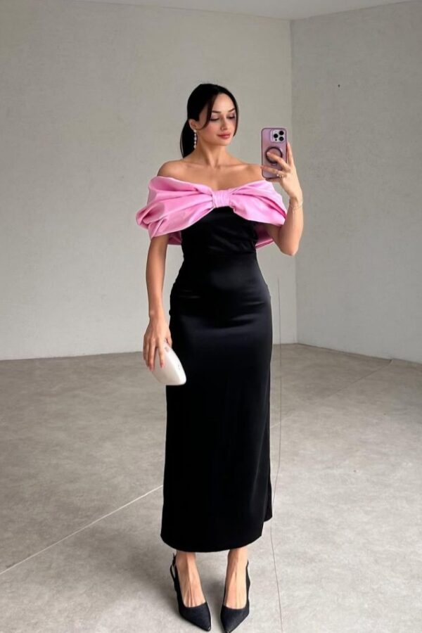 Pembe Önü Fiyonklu Elbise