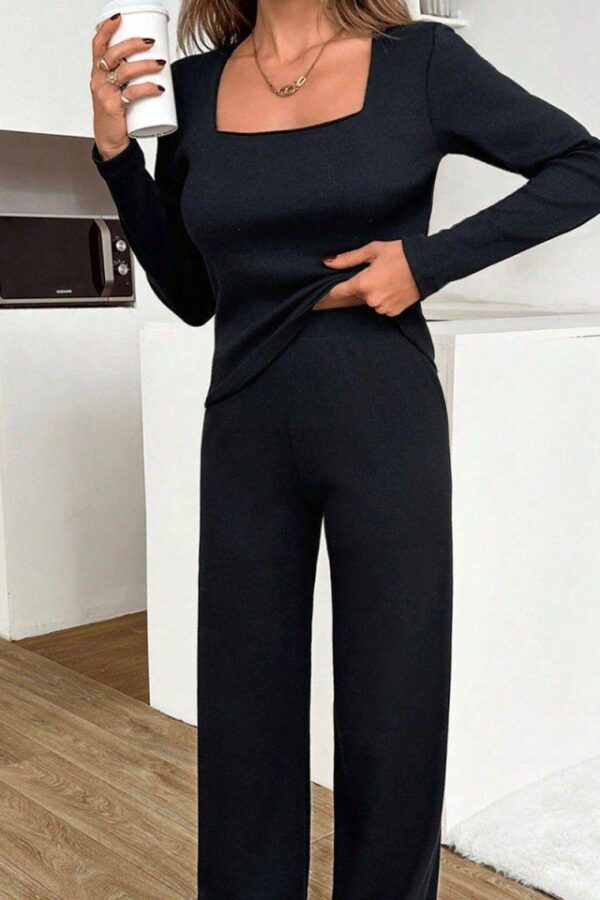 Kadın Uzun Kollu Kare Yaka Bluz Ve Ispanyol Paça Pantolon Ikili Takım