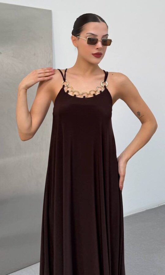 Kadın Omuz Askılı Kuş Gözü Zincir Detay Sandy Kumaş Maxi Boy Elbise