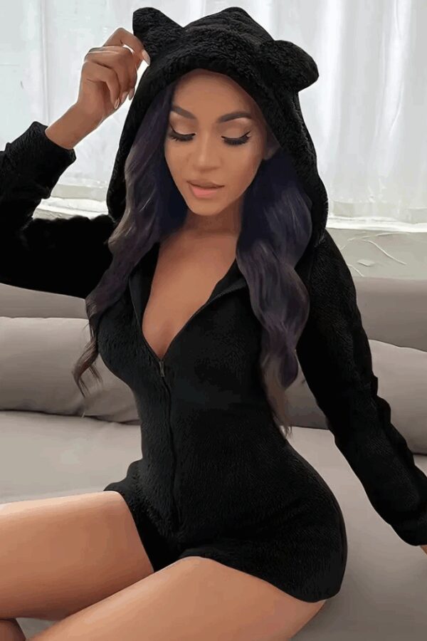 Kadın Uzun Kollu Kapişon Ve Fermuar Detaylı Peluş şort Tulum