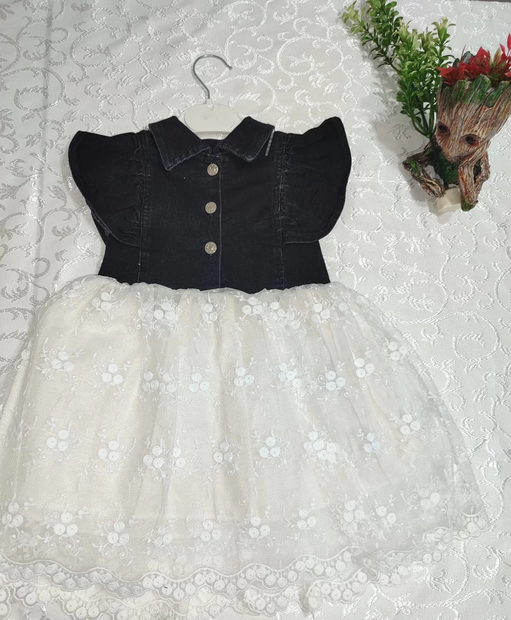 2-3-4 Yaş Astarlı Brode Etekli Kot Kumaş Düğmeli Kız Çocuk Elbisesi - Görsel 2