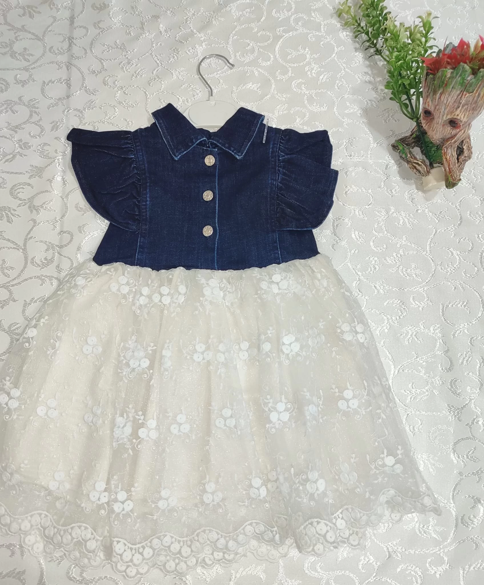 2-3-4 Yaş Astarlı Brode Etekli Kot Kumaş Düğmeli Kız Çocuk Elbisesi - Görsel 2