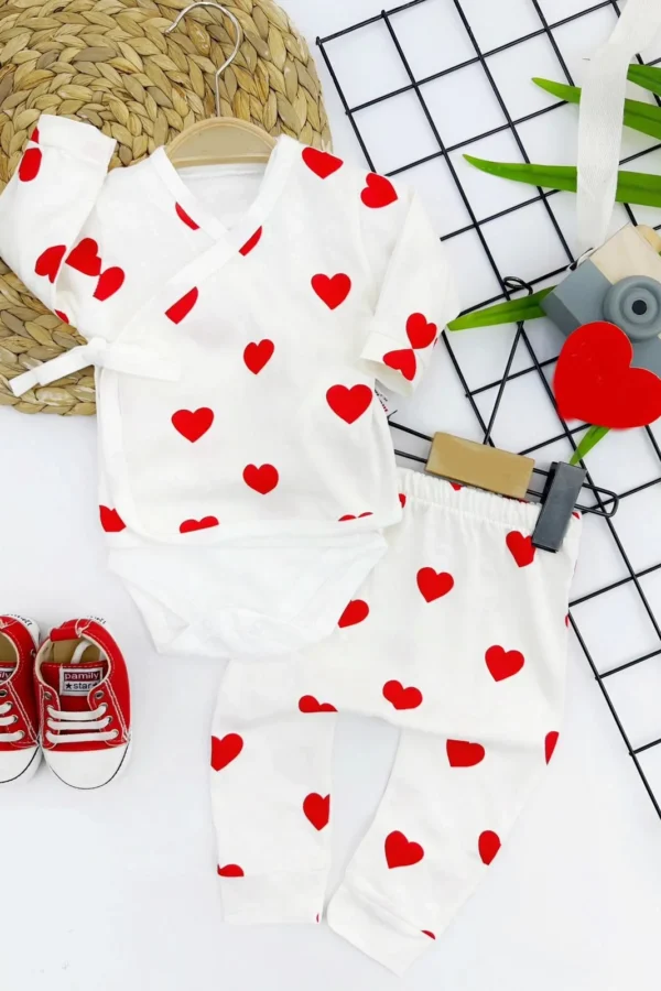 0-3 Ay Kalp Baskılı Zıbınlı Yandan Bağlamalı 3lü Kız Bebek Takımı Ekru