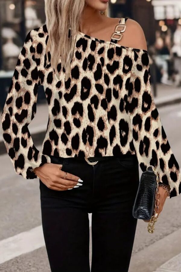 Kadın Uzun Kollu Tek Omuzu Açık Tokalı Leopar Desenli Modal Bluz