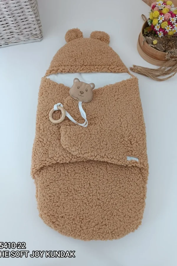 Yenidoğan Kulaklı Şapkalı Açılır Kucaklı Cırt Kapamalı Bebek Battaniyesi Kundak Kahverengi