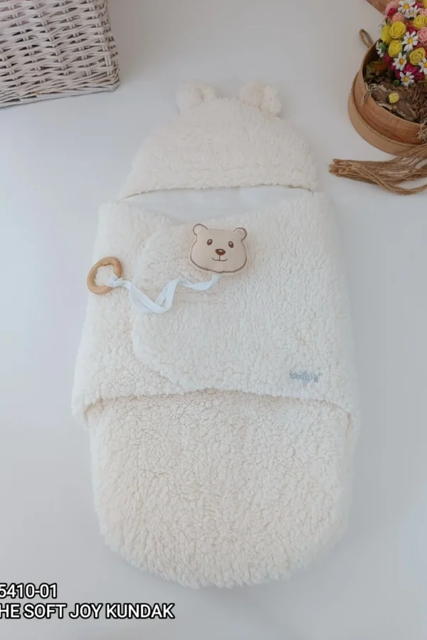 Yenidoğan Kulaklı Şapkalı Açılır Kucaklı Cırt Kapamalı Bebek Battaniyesi Kundak Krem
