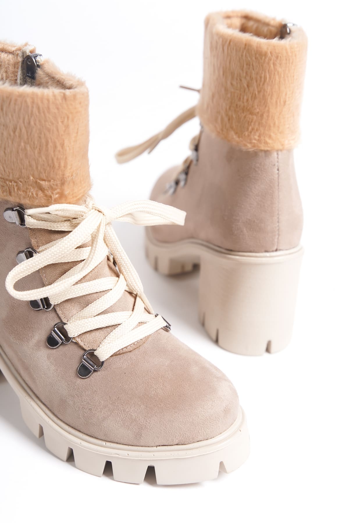 EMMA Bağcıklı Fermuarlı Ortopedik Taban Topuklu Kürk Detaylı Süet Kadın Bot STT - Ten - Görsel 5