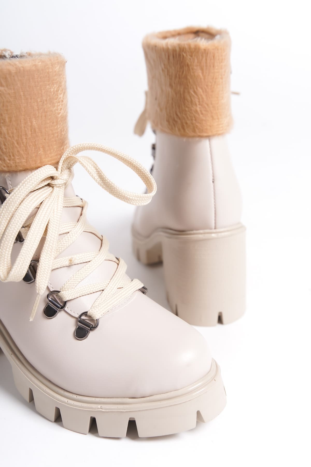 EMMA Bağcıklı Fermuarlı Ortopedik Taban Topuklu Kürk DetaylıKadın Bot CKT - Krem - Görsel 5