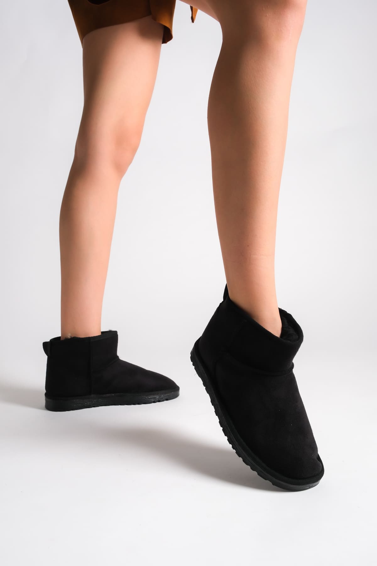 JOLIE Bağcıksız Düz Taban İçi Kürklü Kısa Süet Kadın Bot SST - Siyah - Görsel 2