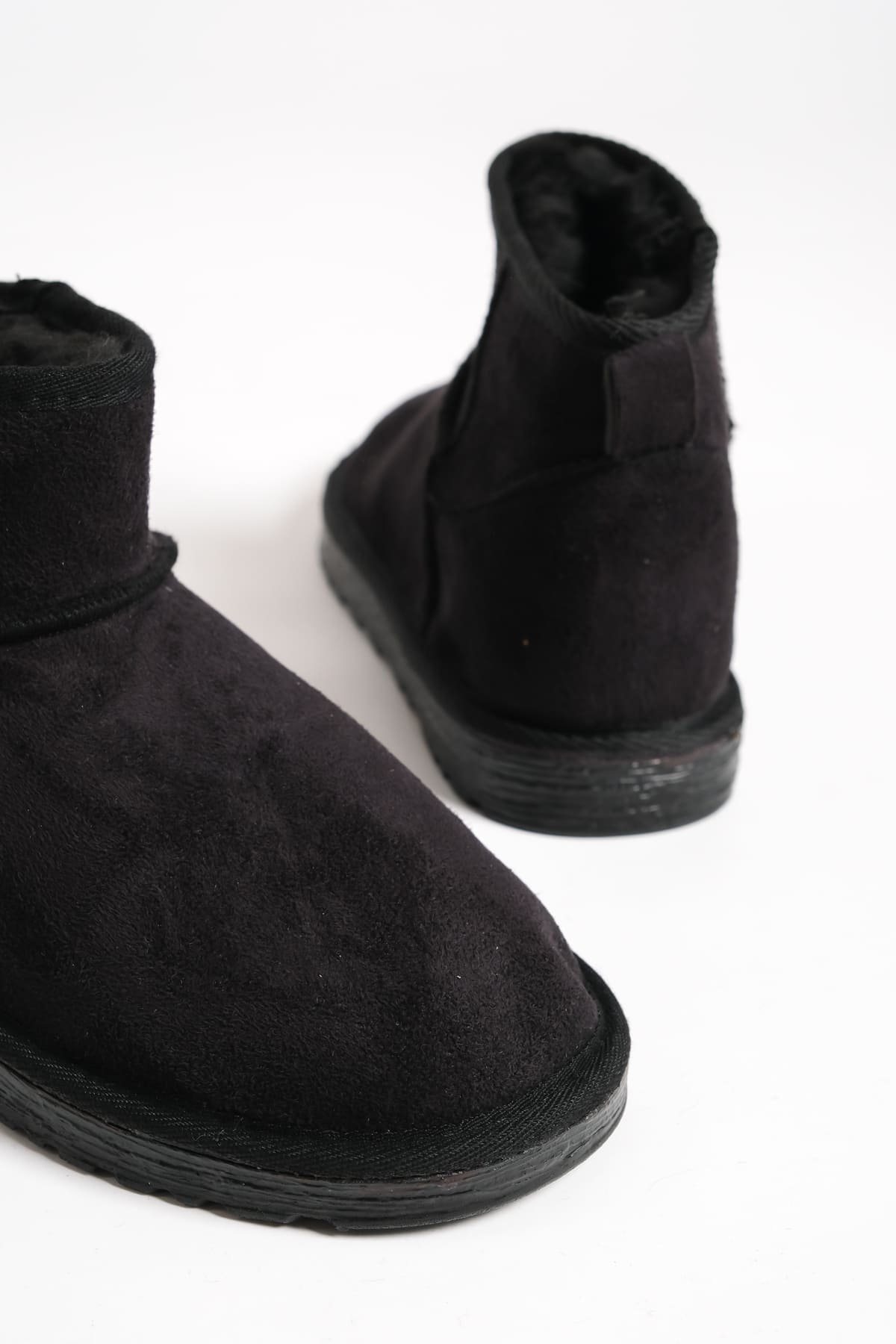 JOLIE Bağcıksız Düz Taban İçi Kürklü Kısa Süet Kadın Bot SST - Siyah - Görsel 5