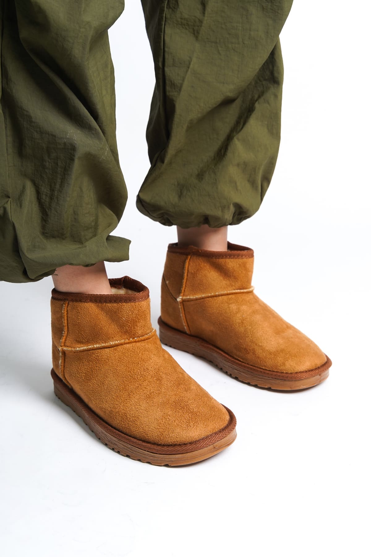 JOLIE Bağcıksız Düz Taban İçi Kürklü Kısa Süet Kadın Bot STT - Taba