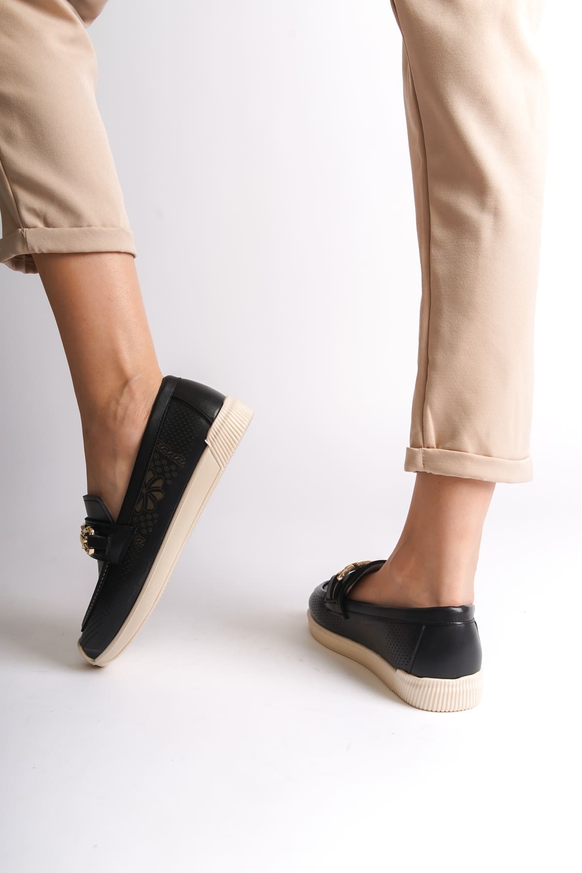 LAYLA Bağcıksız Ortopedik Rahat Taban Çiçek Desenli Kadın Babet Ayakkabı CKT - Siyah - Görsel 3