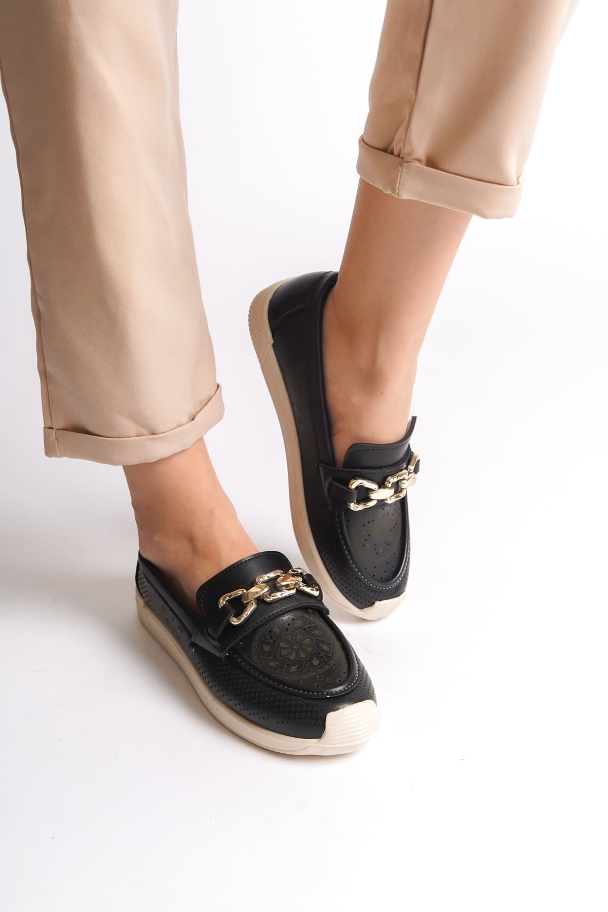 LAYLA Bağcıksız Ortopedik Rahat Taban Çiçek Desenli Kadın Babet Ayakkabı CKT - Siyah