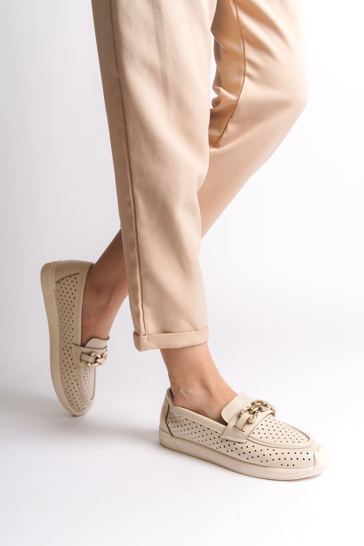 LAYLA Bağcıksız Ortopedik Rahat Taban Kalp Desenli Kadın Babet Ayakkabı CKT - Krem - Görsel 2