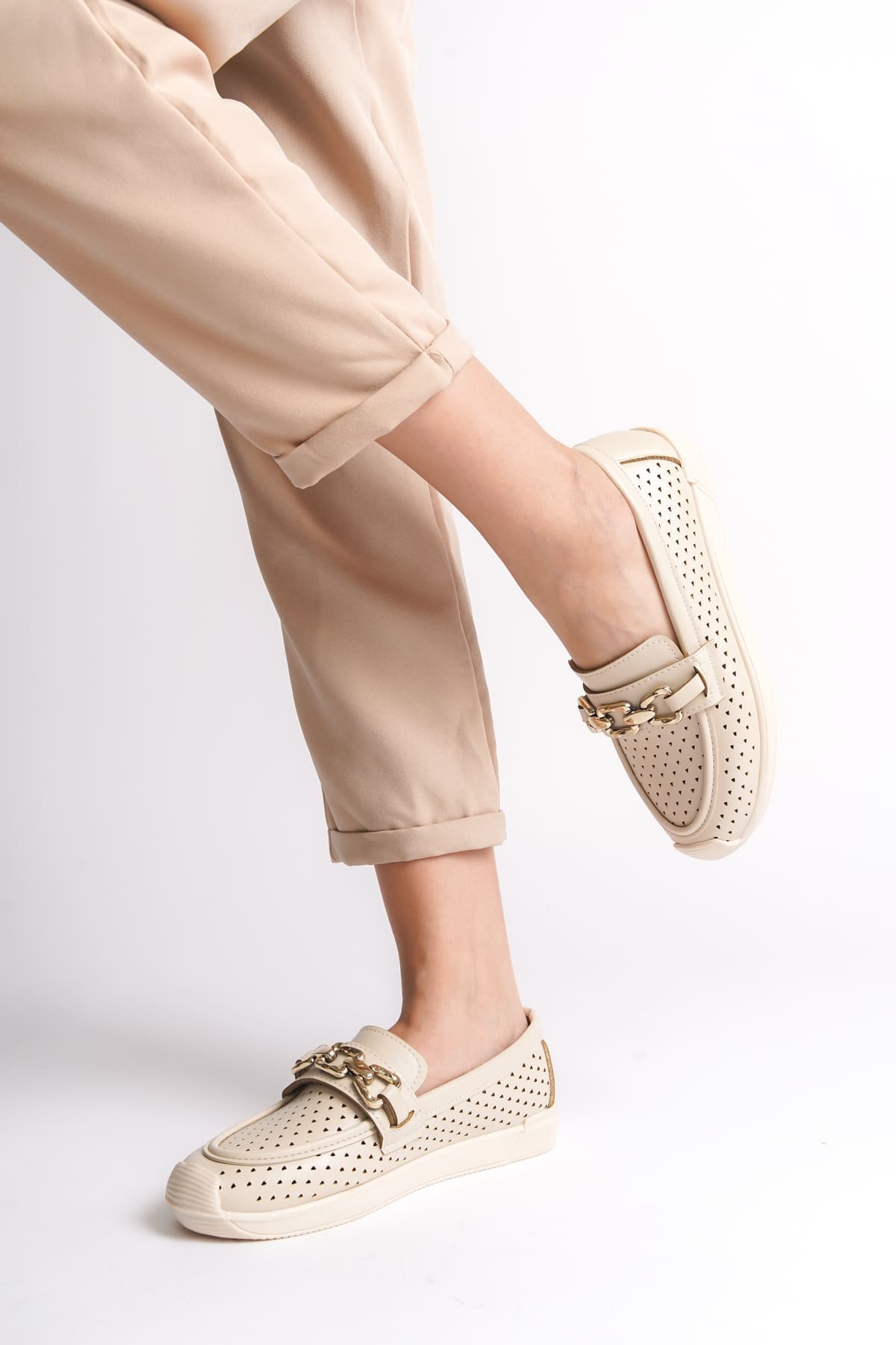 LAYLA Bağcıksız Ortopedik Rahat Taban Kalp Desenli Kadın Babet Ayakkabı CKT - Krem - Görsel 3