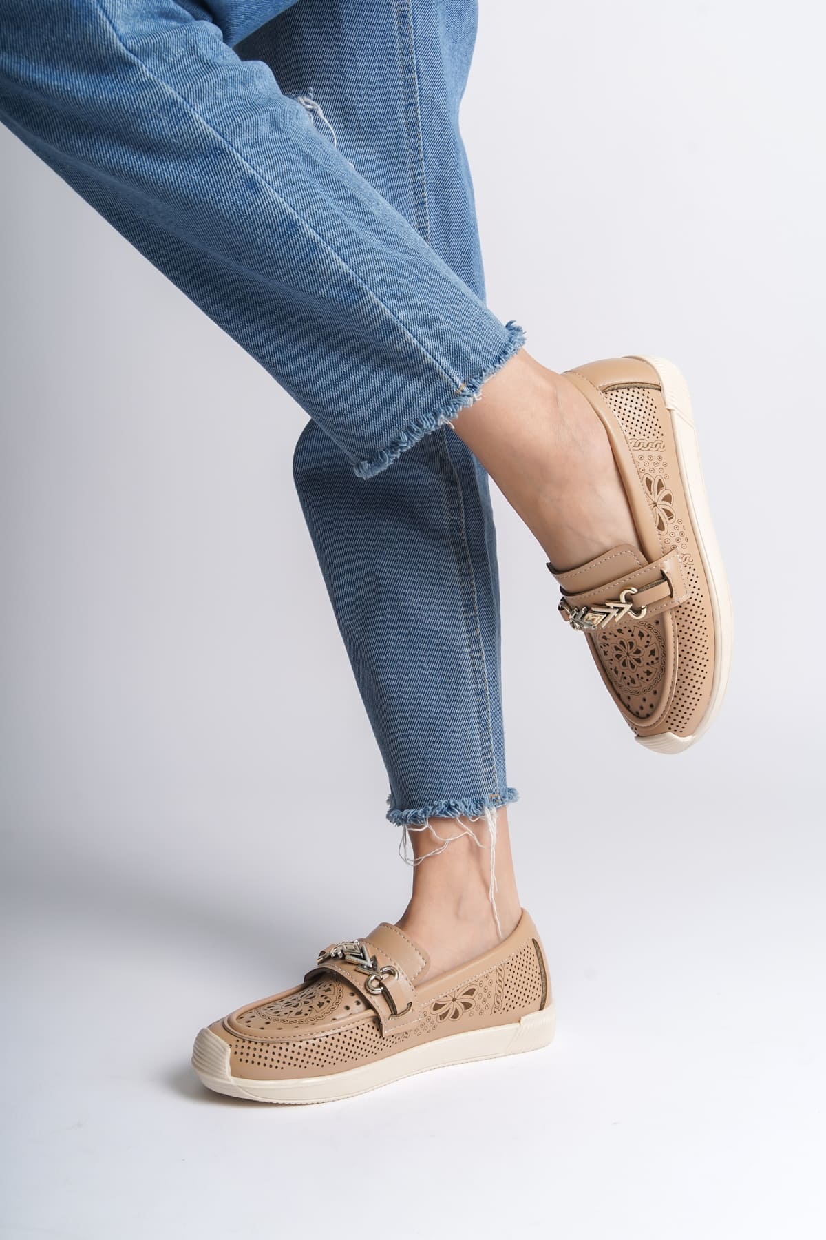 LILY Bağcıksız Ortopedik Rahat Taban Çiçek Desenli Kadın Babet Ayakkabı CKT - Ten - Görsel 3