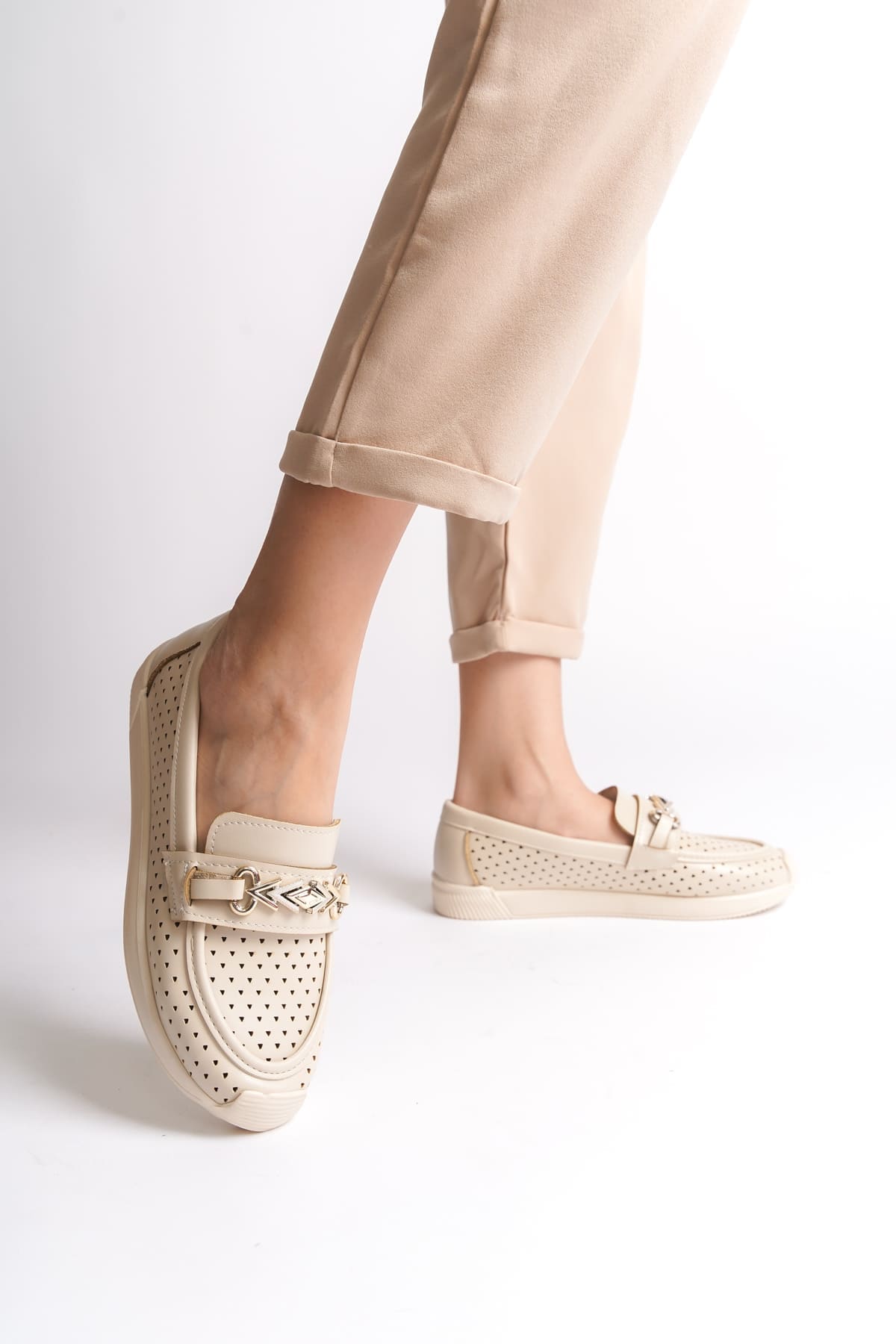 LILY Bağcıksız Ortopedik Rahat Taban Kalp Desenli Kadın Babet Ayakkabı CKT - Krem - Görsel 2