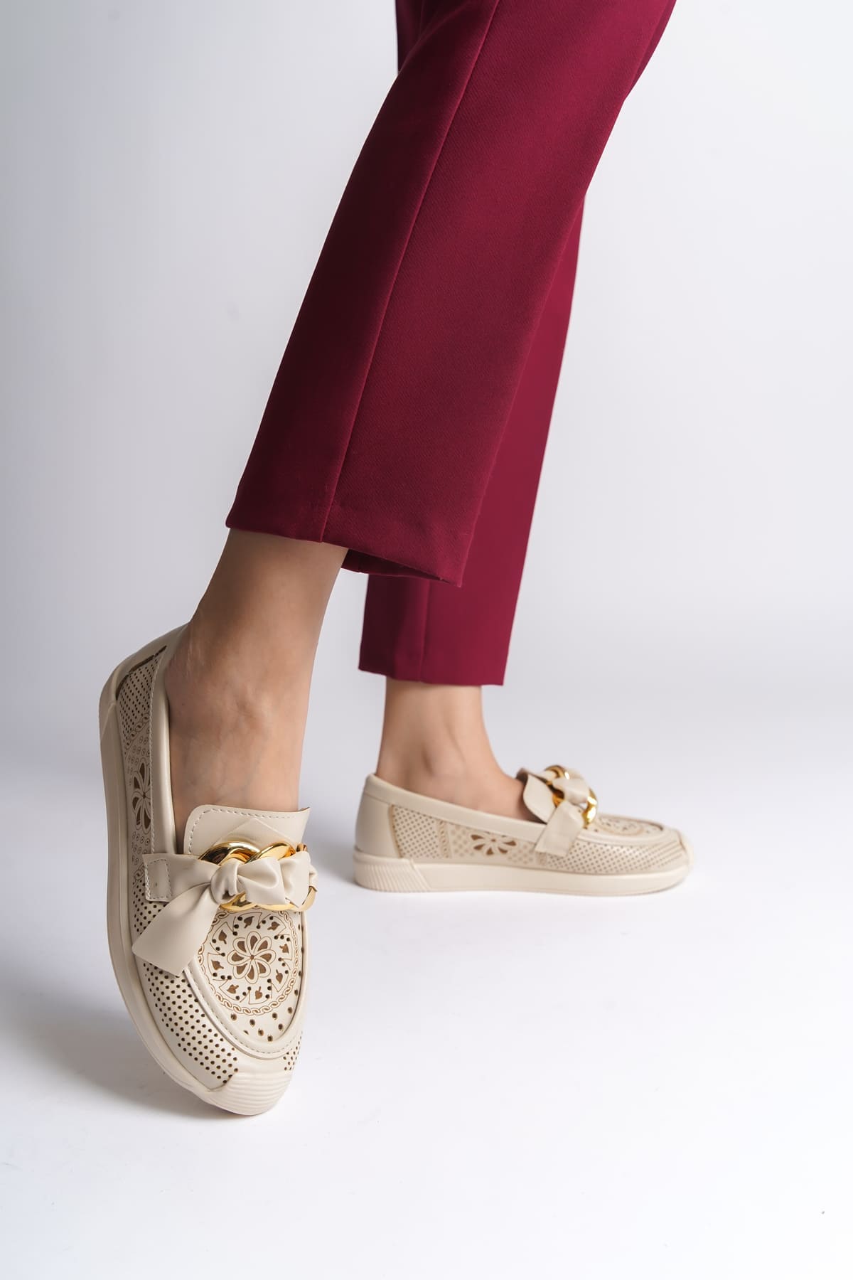 LYDIA Bağcıksız Ortopedik Rahat Taban Çiçek Desenli Kadın Babet Ayakkabı CKT - Krem - Görsel 3