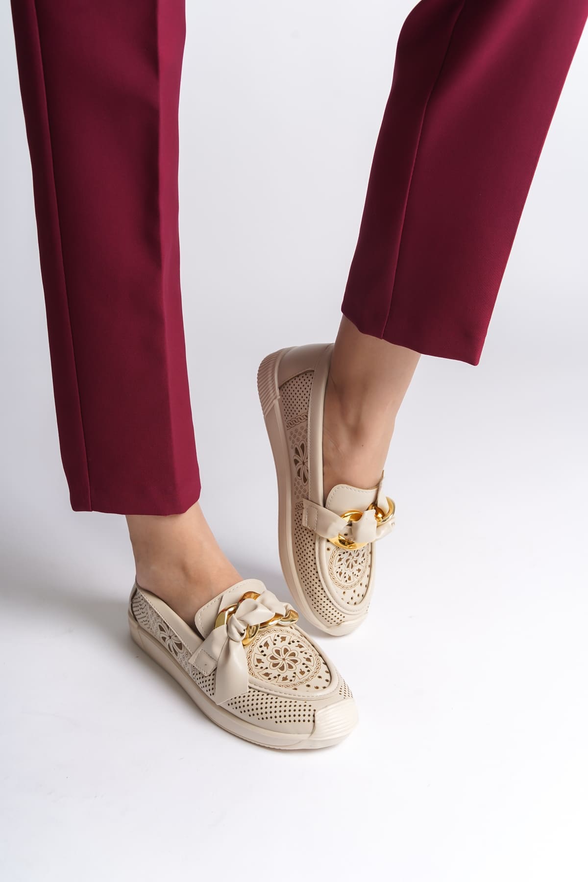 LYDIA Bağcıksız Ortopedik Rahat Taban Çiçek Desenli Kadın Babet Ayakkabı CKT - Krem