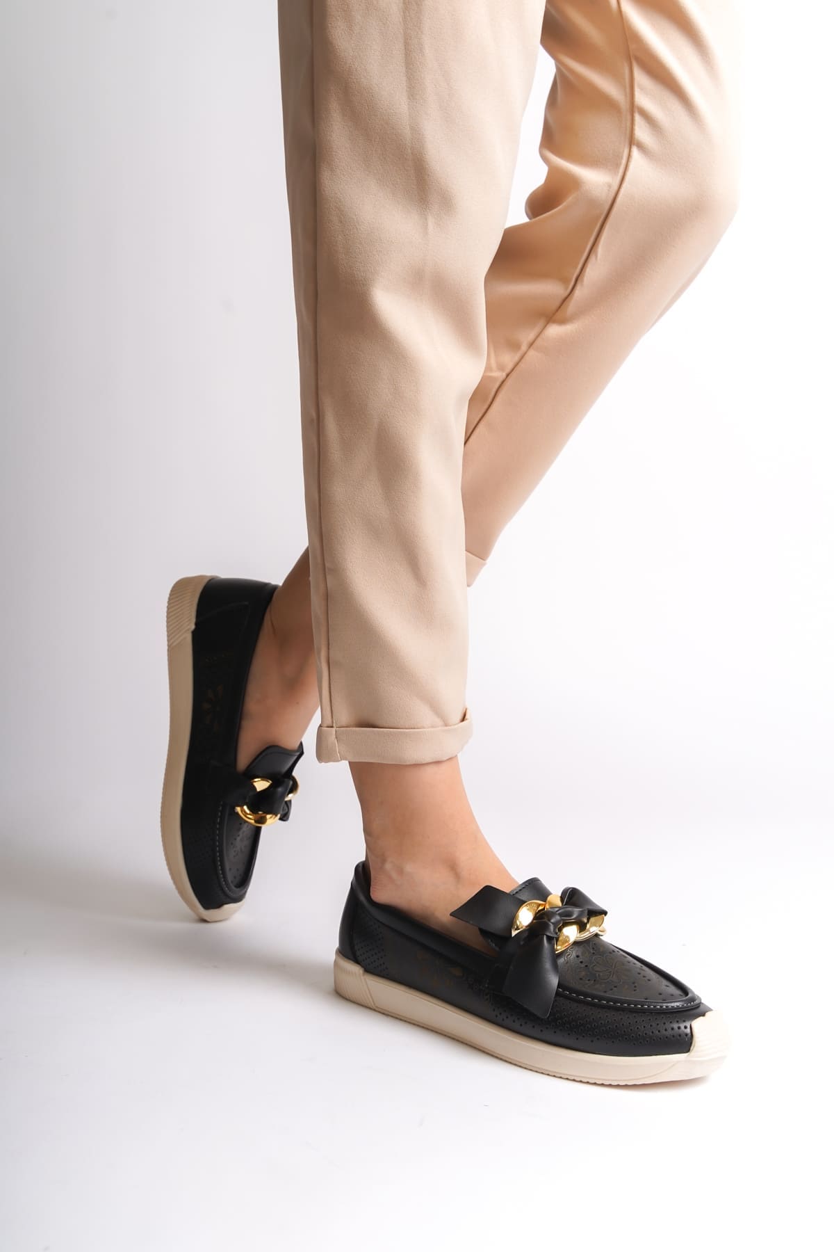 LYDIA Bağcıksız Ortopedik Rahat Taban Çiçek Desenli Kadın Babet Ayakkabı CKT - Siyah - Görsel 3