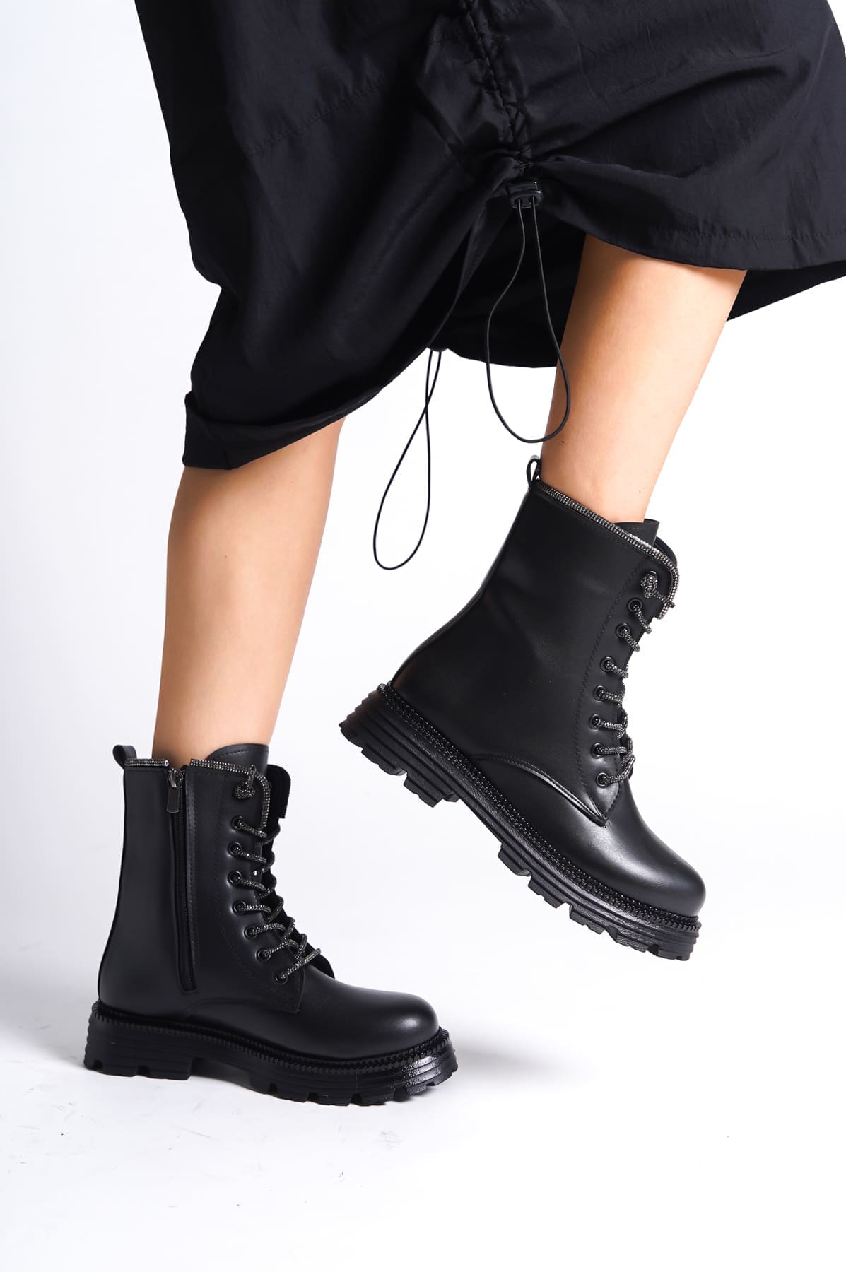 PAMELA Bağcıklı Fermuarlı Ortopedik Taban Taşlı Kadın Bot CST - Siyah - Görsel 2