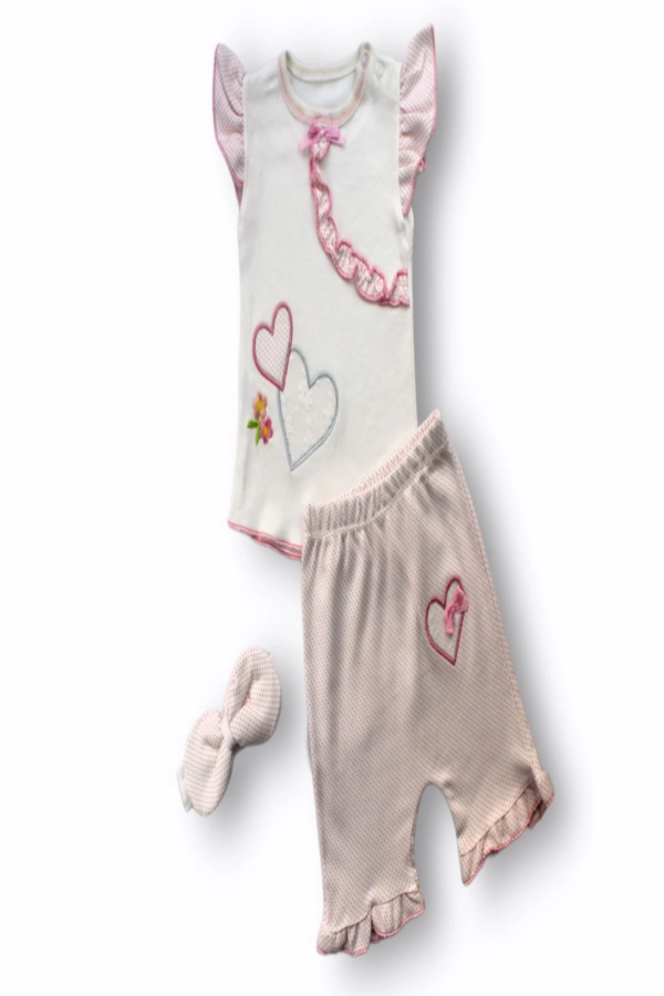 3-6 6-9 9-12 12-18 Ay Çift Kalp Nakışlı Şort Tişört 3lü Kız Bebek Takımı Ekru