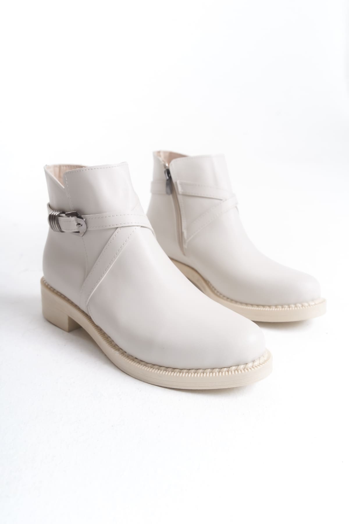 ALMILA Fermuarlı Lastikli Ortopedik Taban Topuklu Kadın Bot CKT - Krem - Görsel 4