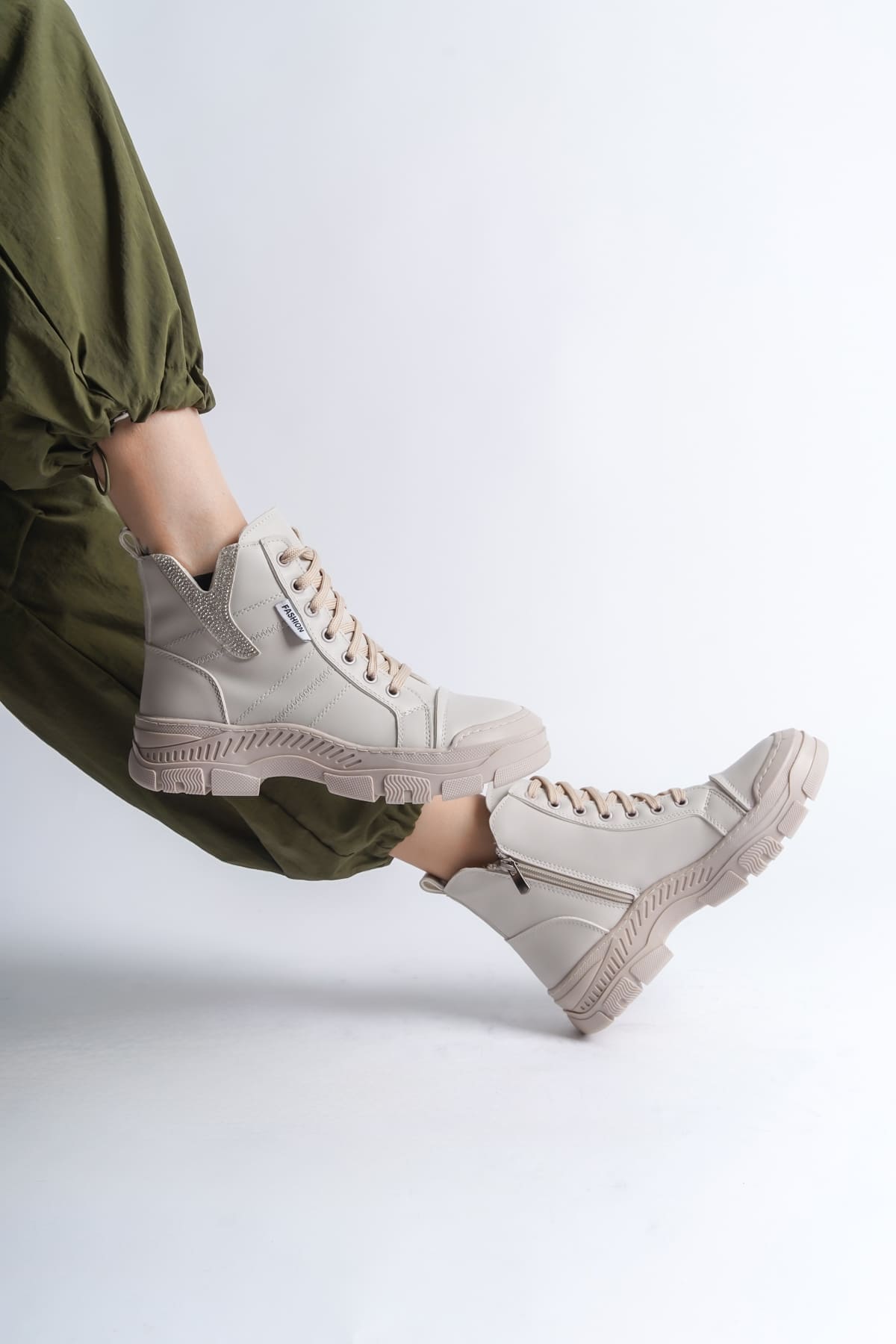 AMBER Bağcıklı Fermuarlı Ortopedik Taban Kadın Bot CKT - Krem - Görsel 4