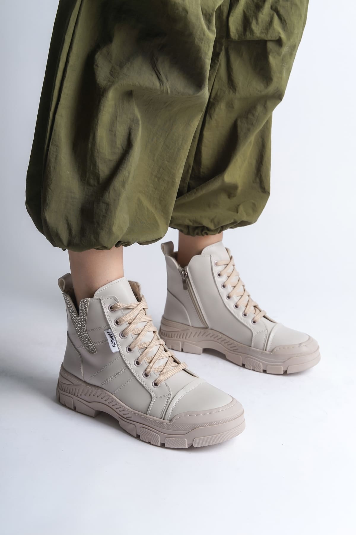 AMBER Bağcıklı Fermuarlı Ortopedik Taban Kadın Bot CKT - Krem