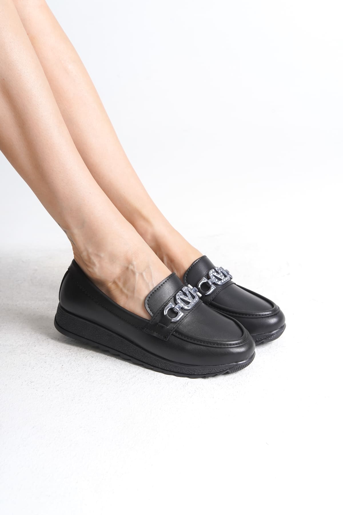 ANNA Ortopedik Rahat Taban Toka Detaylı Klasik Kadın Babet Anne Ayakkabısı CST - Siyah - Görsel 2