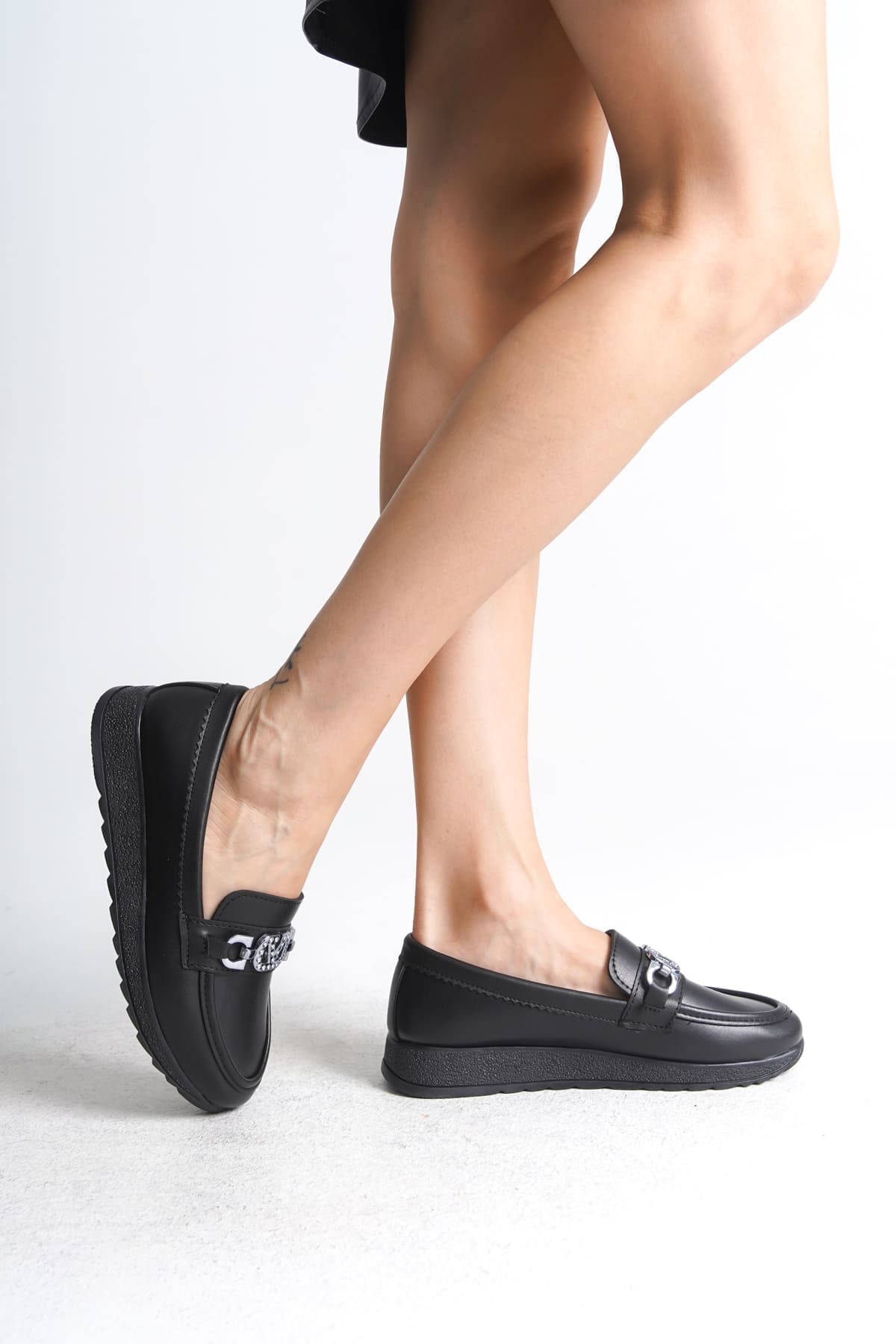 ANNA Ortopedik Rahat Taban Toka Detaylı Klasik Kadın Babet Anne Ayakkabısı CST - Siyah - Görsel 4