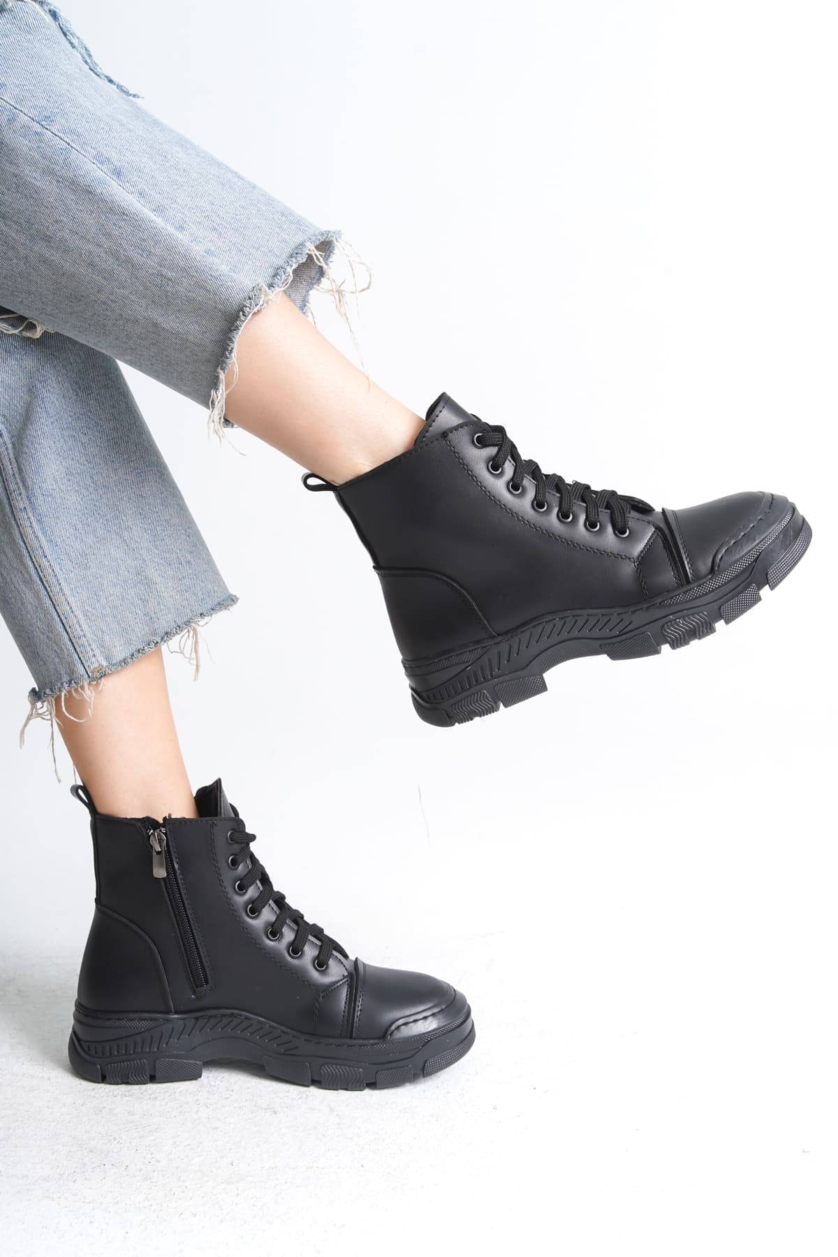 BLOOM Bağcıklı Fermuarlı Ortopedik Taban Kadın Bot CST - Siyah - Görsel 4