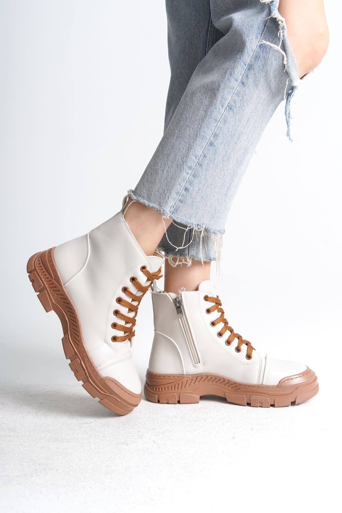 BLOOM Bağcıklı Fermuarlı Ortopedik Taban Kadın Bot CTT - Krem - Görsel 3