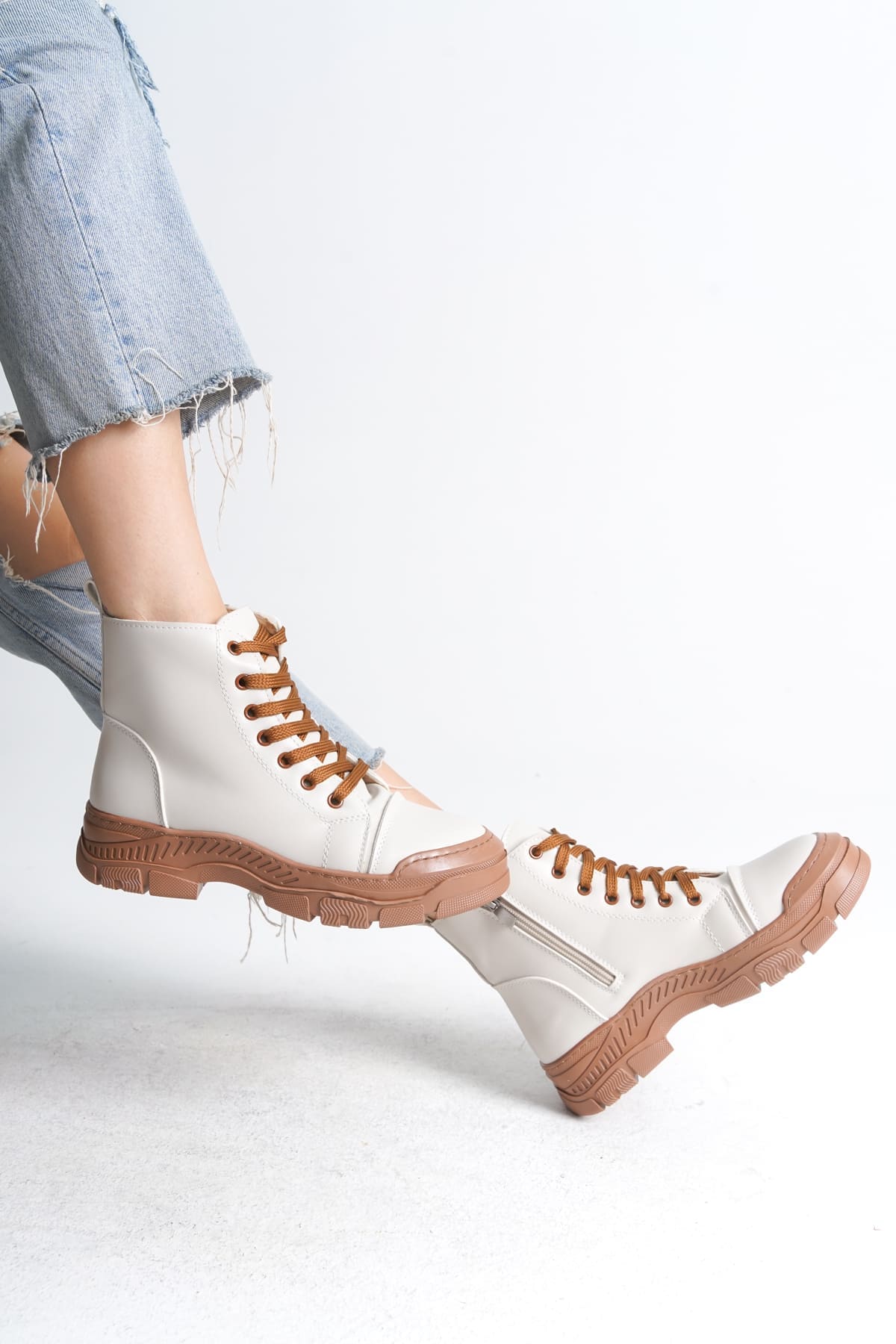 BLOOM Bağcıklı Fermuarlı Ortopedik Taban Kadın Bot CTT - Krem - Görsel 4