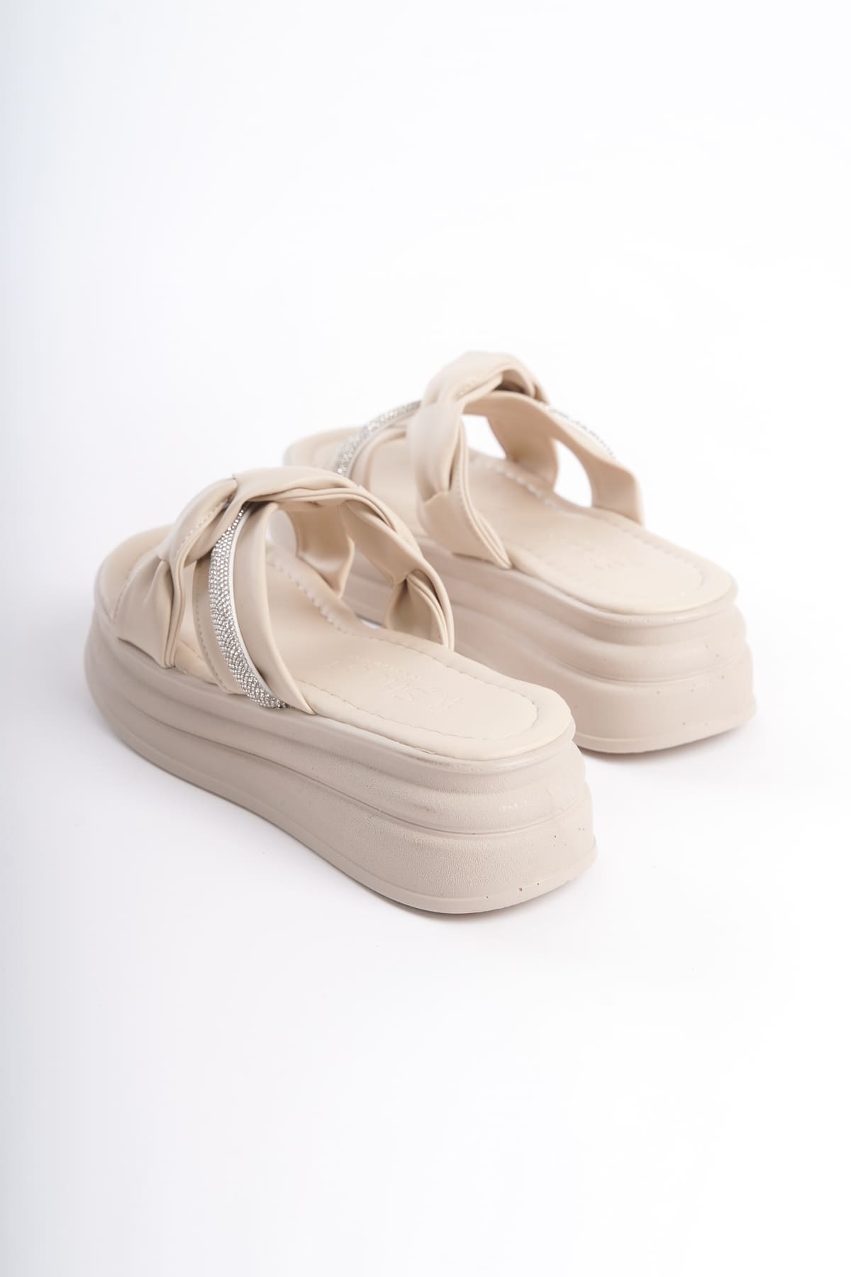 CLARA Düz Topuklu Kurdele Desenli Taşlı Kalın ve Ortopedik Taban Kadın Terlik CKT - Krem - Görsel 5