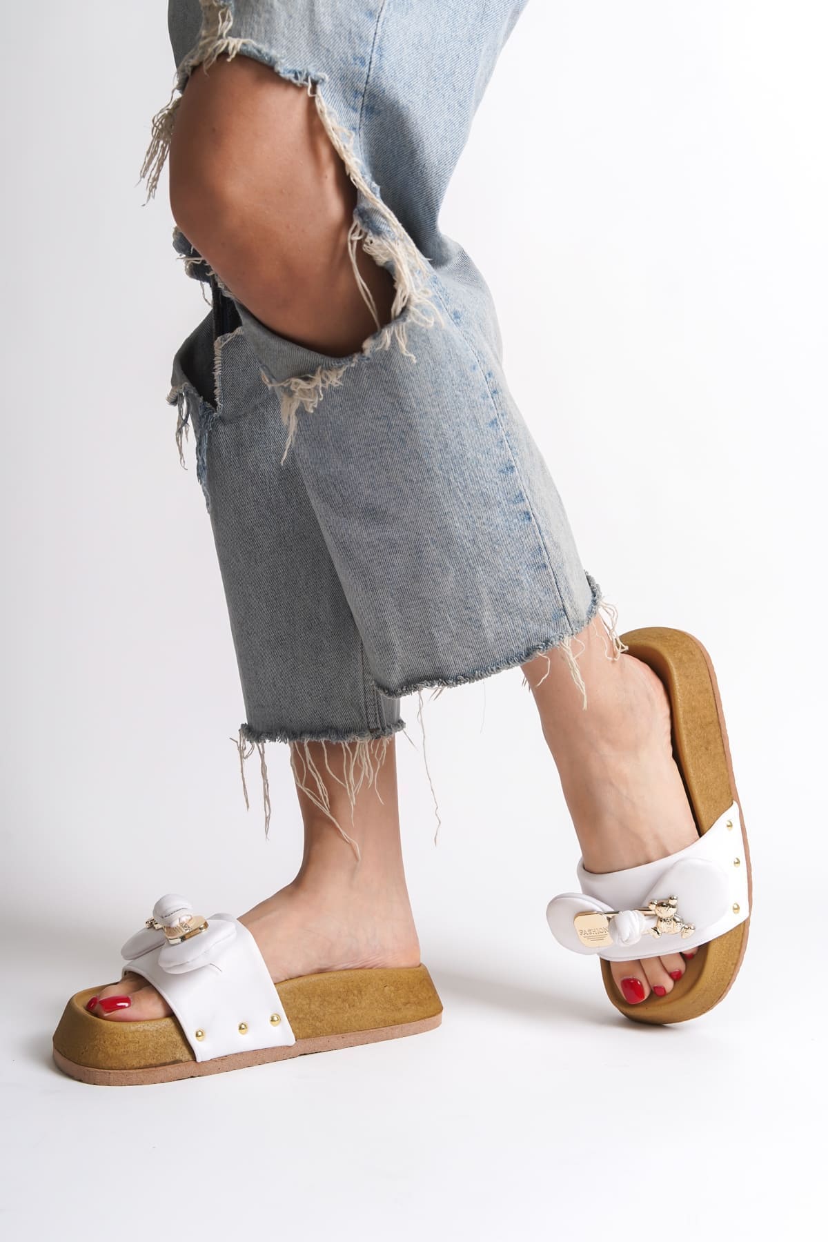 DILA Kalın ve Ortopedik Taban Ayıcıklı Saten Kadın Terlik SKT - Beyaz - Görsel 2