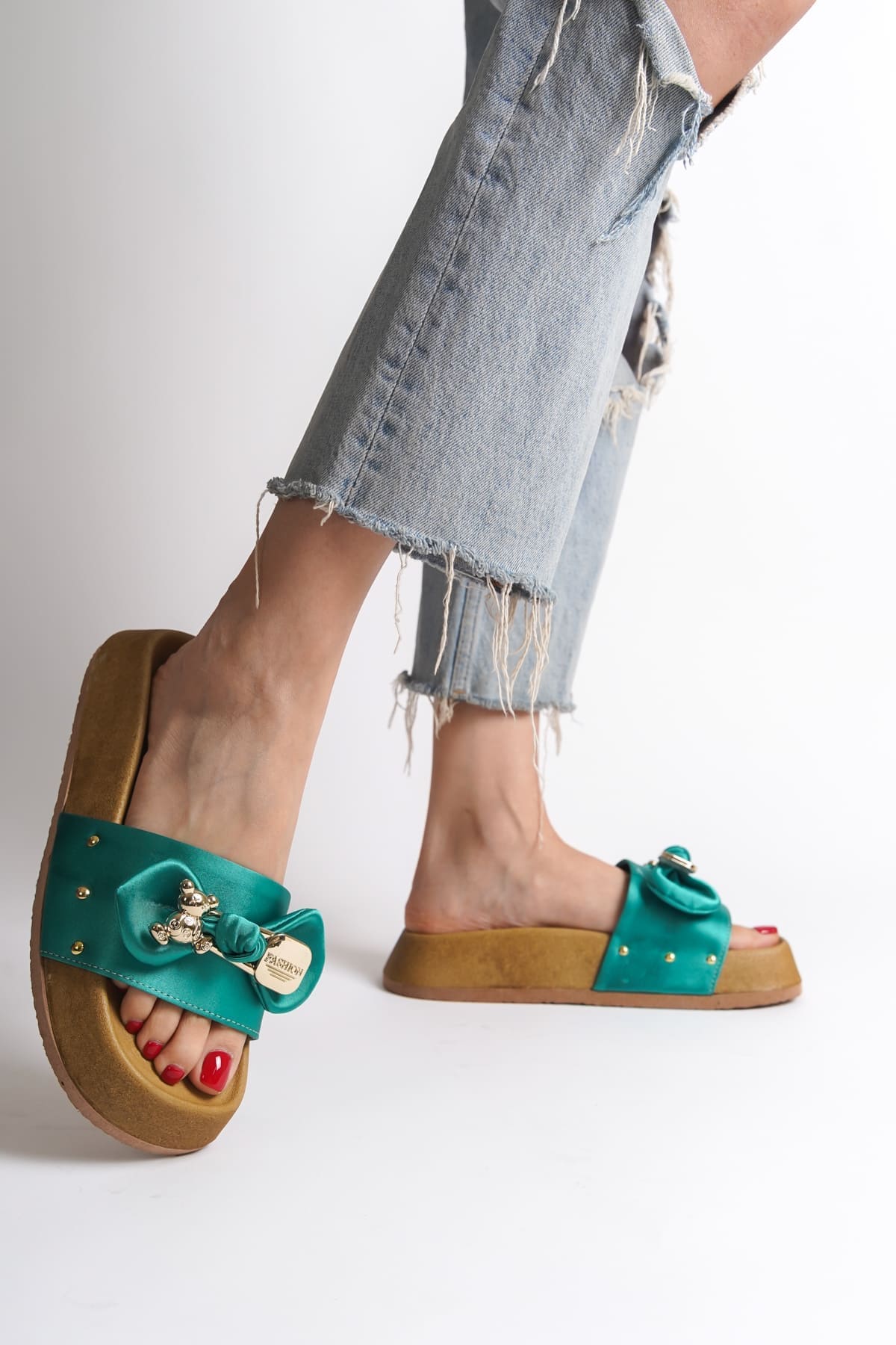 DILA Kalın ve Ortopedik Taban Ayıcıklı Saten Kadın Terlik SKT - Yeşil - Görsel 2