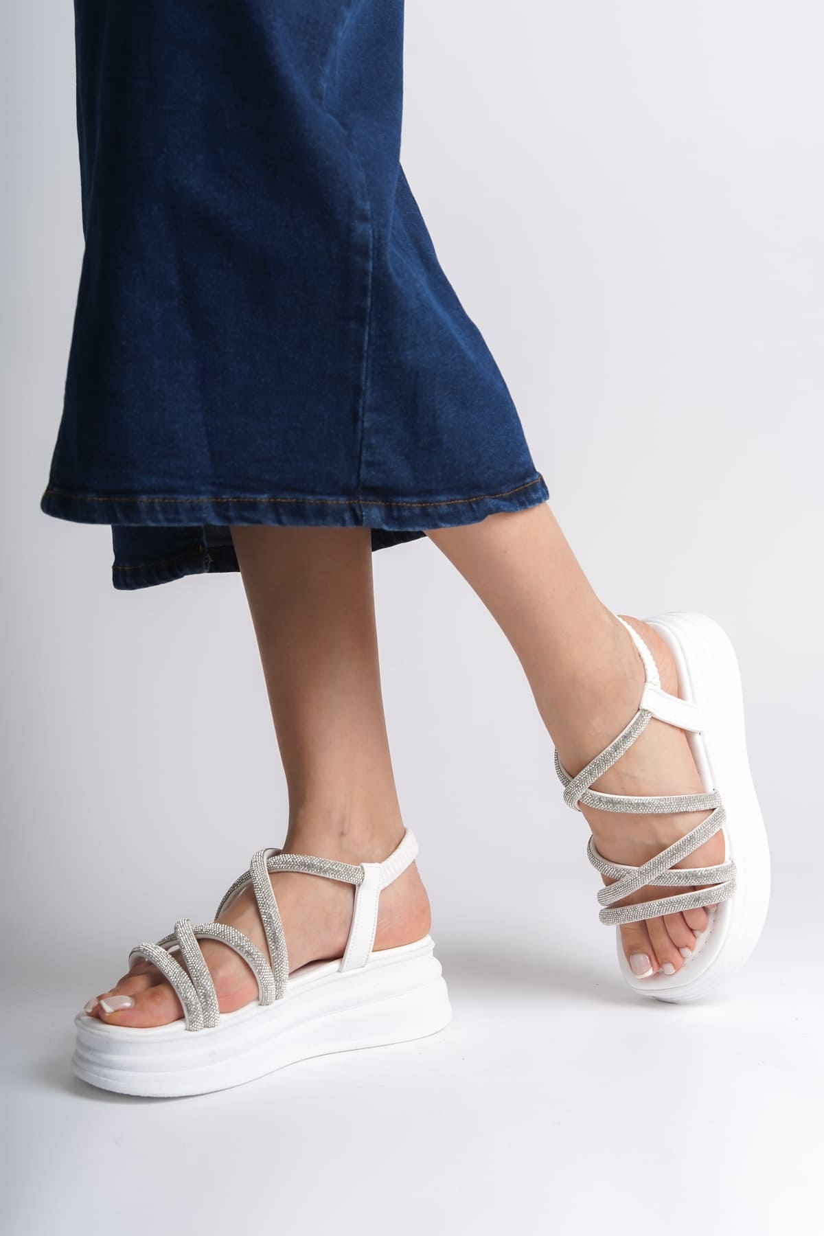 ELENA Lastikli Taşlı Şeritli Ortopedik Taban Kadın Sandalet CBT - Beyaz - Görsel 2