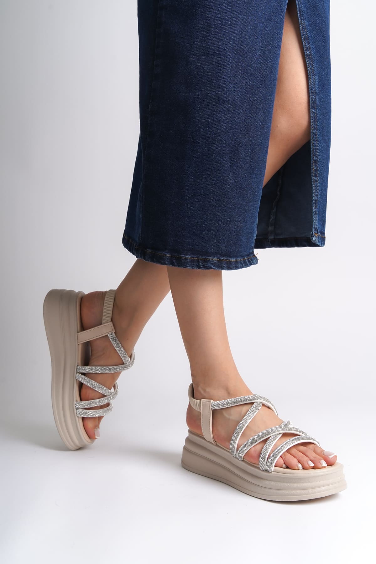 ELENA Lastikli Taşlı Şeritli Ortopedik Taban Kadın Sandalet CKT - Krem - Görsel 2