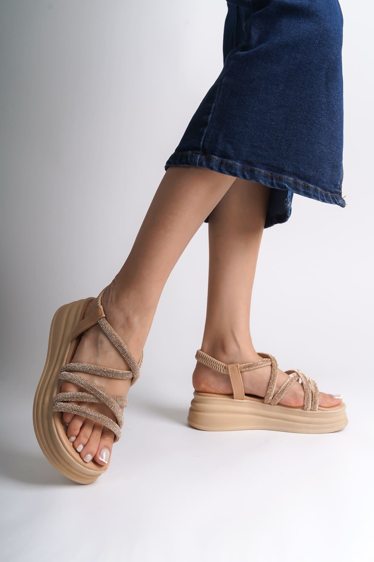 ELENA Lastikli Taşlı Şeritli Ortopedik Taban Kadın Sandalet CTT - Ten - Görsel 2