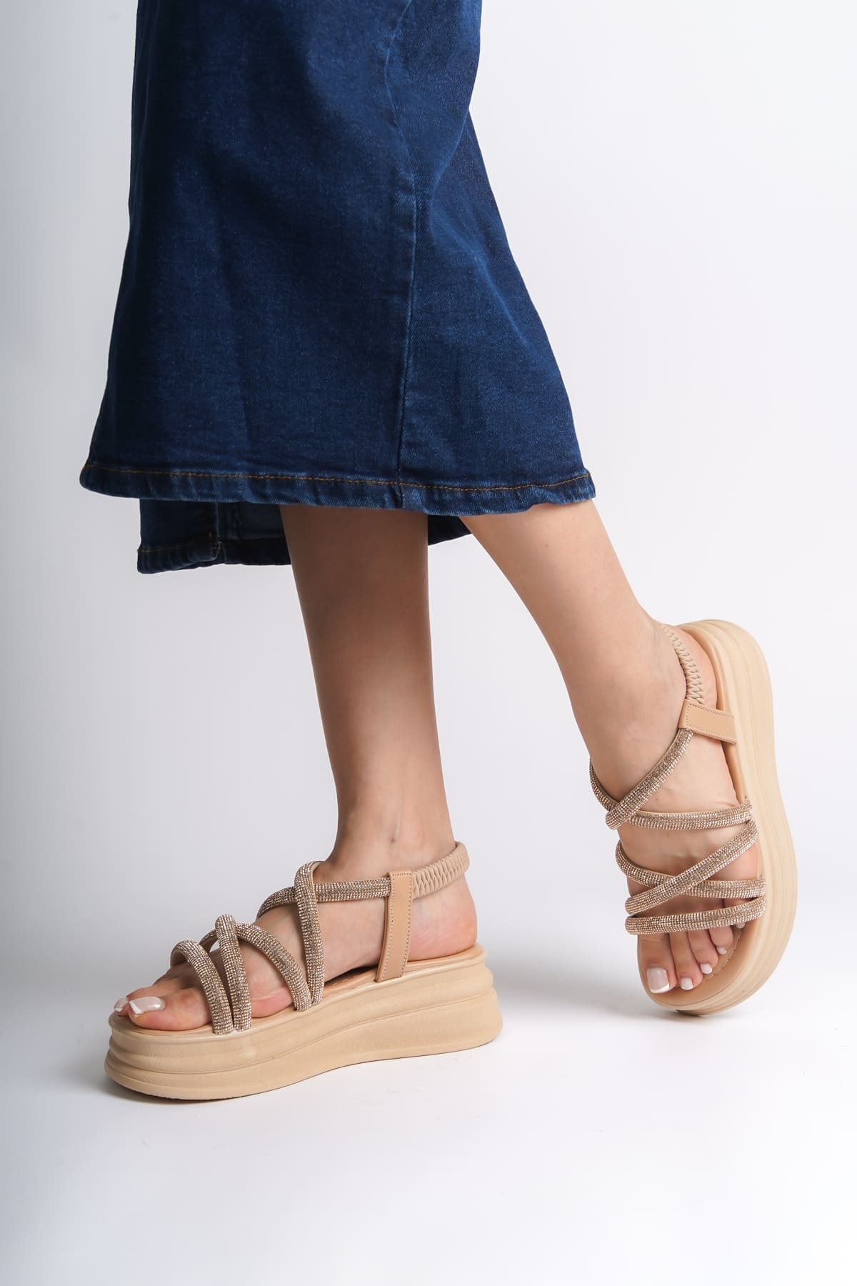 ELENA Lastikli Taşlı Şeritli Ortopedik Taban Kadın Sandalet CTT - Ten - Görsel 3